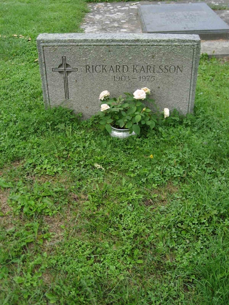 Grave number: F 08    83-84