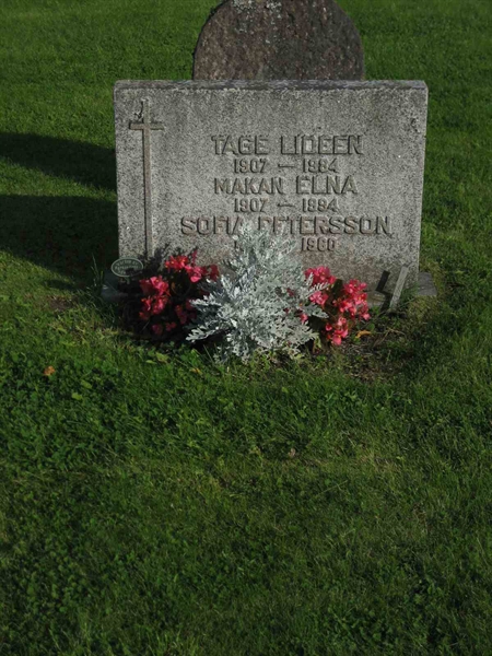 Grave number: F 18   151-152