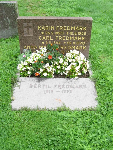 Grave number: F 08   124-125