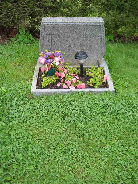 Grave number: F 08    13-14