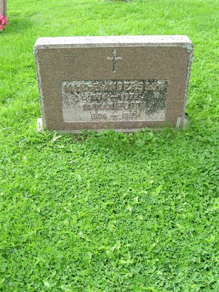 Grave number: F 10   223-224