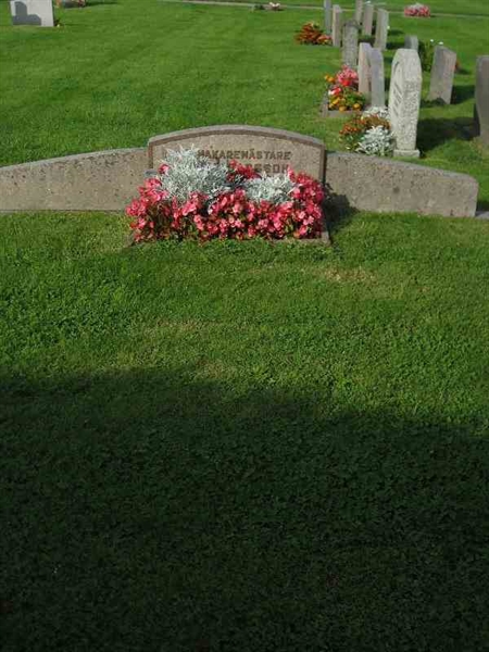 Grave number: F 18    48-50