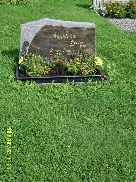 Grave number: F 06    75-76
