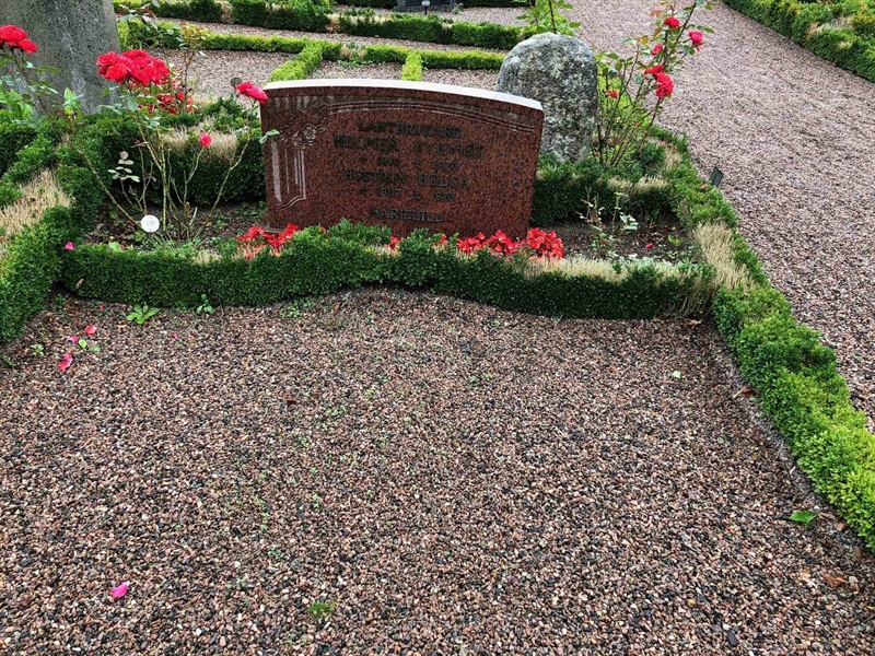 Grave number: Kå 33     6, 7