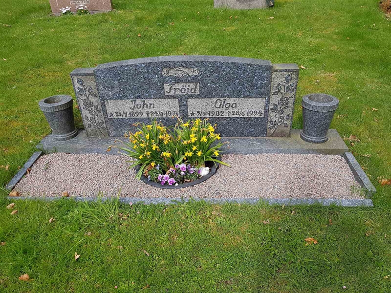 Grave number: 01  3296