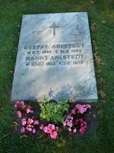 Grave number: VK C    87, 88