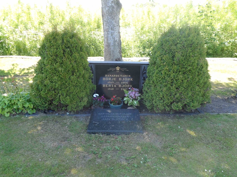 Grave number: ÖV K    97, 98