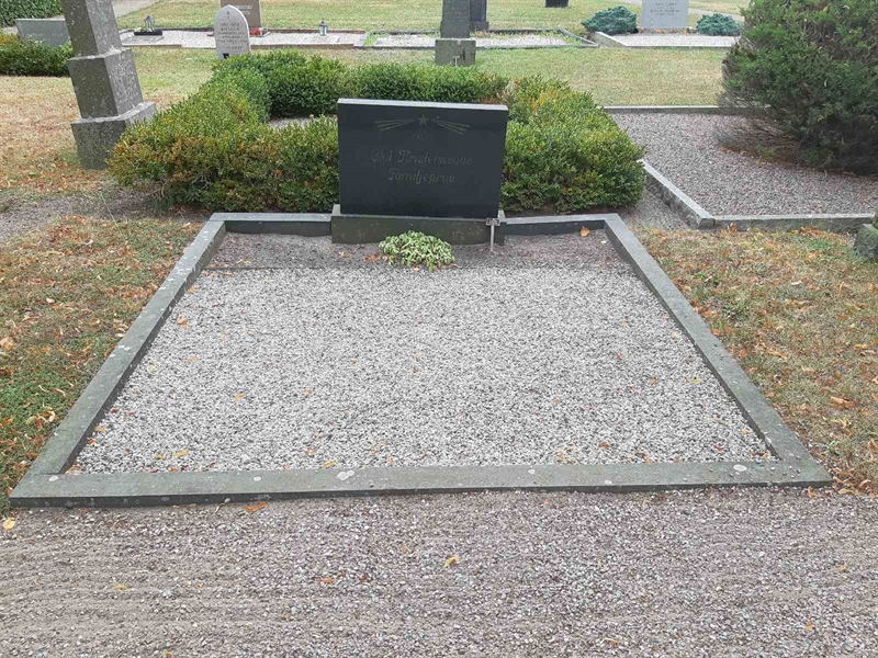 Grave number: VO E     4, 5