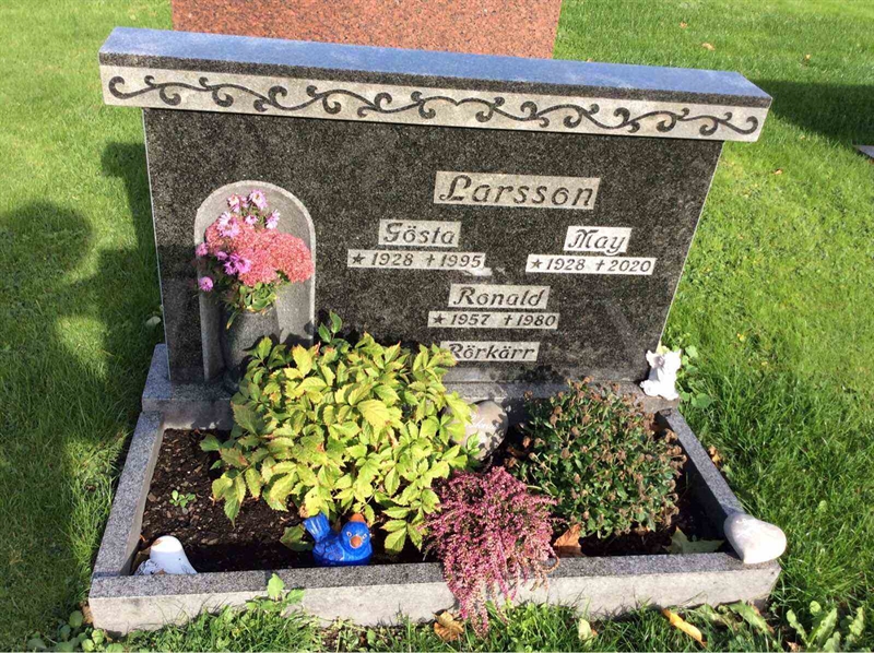 Grave number: K1 10   632, 633