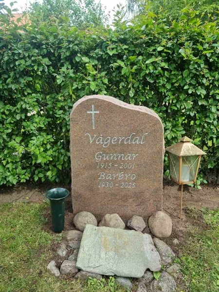 Gravnummer: ROG H  332