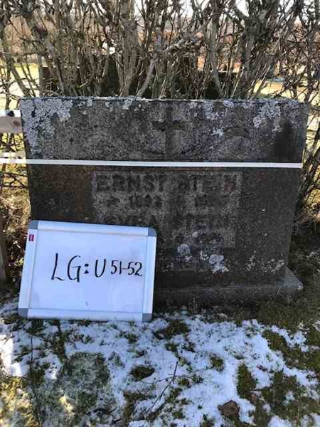 Grave number: LG U    51, 52