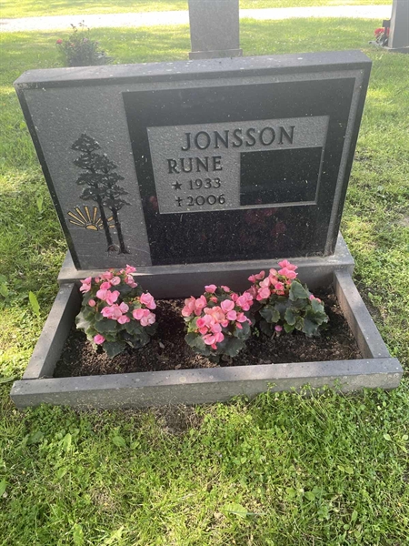 Grave number: H 8    71-72