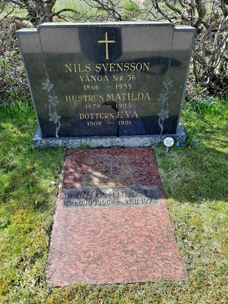 Grave number: VN E   130-132