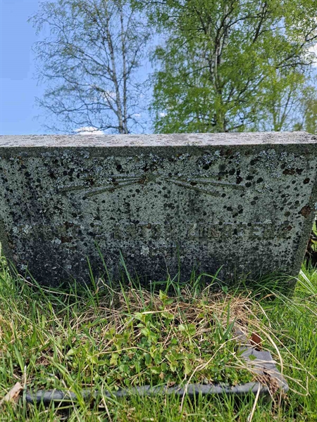 Grave number: 501 19 3723-3725