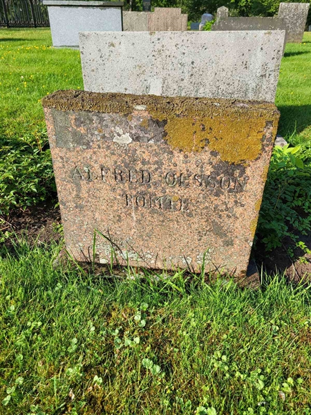 Grave number: kö 01 08   216