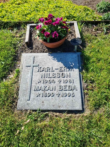 Grave number: 1 02 354