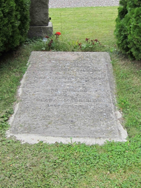 Grave number: 1 F     4