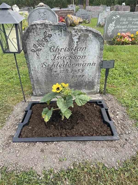 Grave number: 1 U6 106
