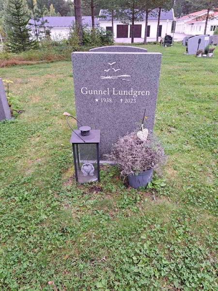 Grave number: 2 Q  2755