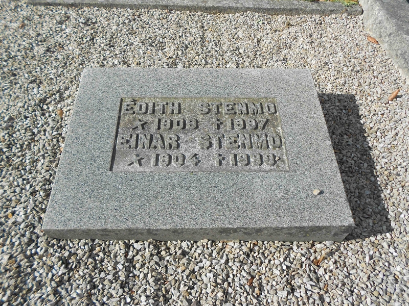 Grave number: NÅ G1   104, 105, 106, 106b