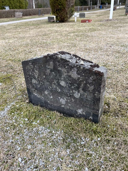 Grave number: R 3   110-E