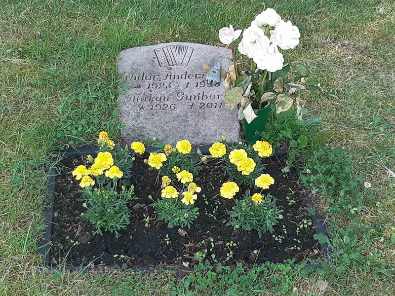 Grave number: VI 05   843