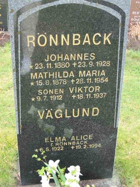 Grave number: 1 GC 04     35A,    35B,    35C