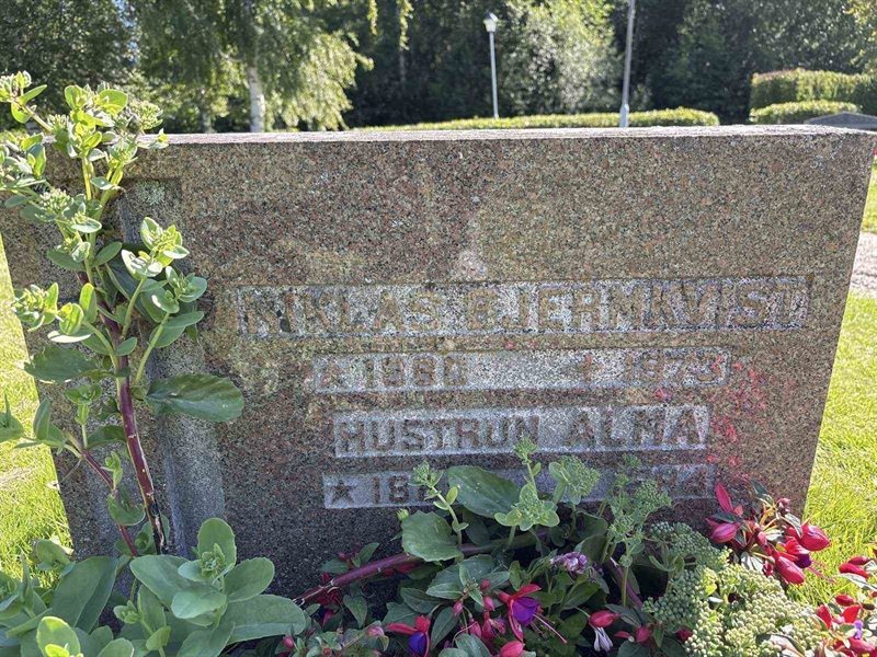 Grave number: SÄ NYA   170-171