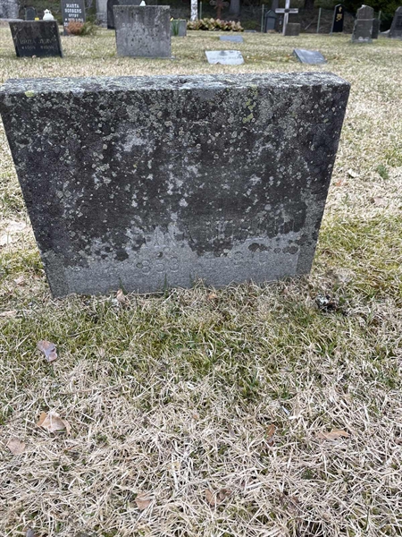 Grave number: R 2   124-E