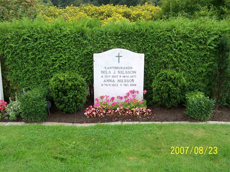 Grave number: 1 3 5B    33, 34