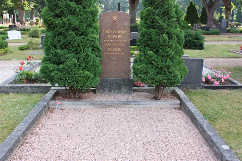 Grave number: Ö 02i    39, 40