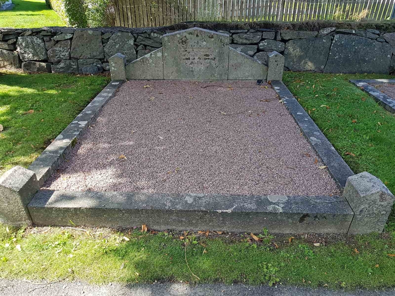 Grave number: 06 60030