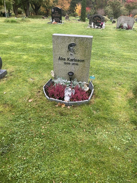 Grave number: 1 3 L1    28