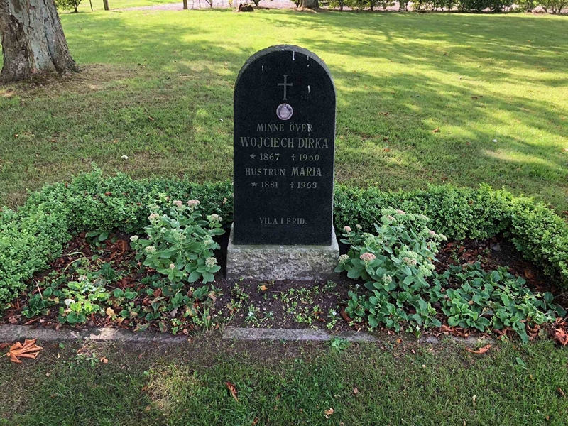 Grave number: HK 09    11, 12