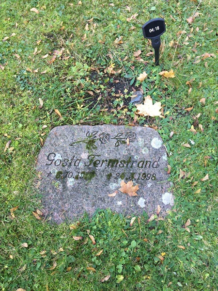 Grave number: 1 04    18