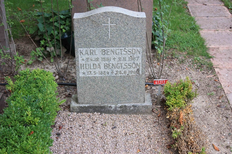 Grave number: Ö U02    17