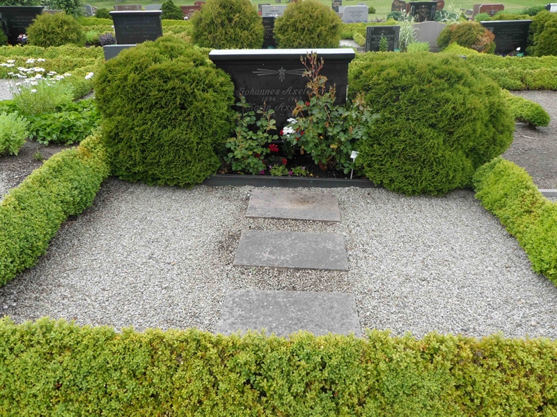 Grave number: ÖV H    67, 68