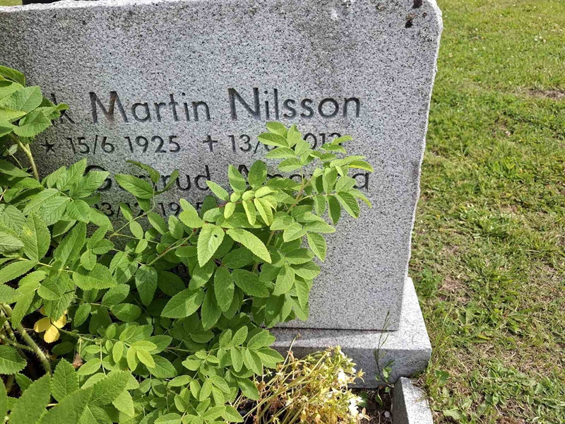 Grave number: 001 4  3729