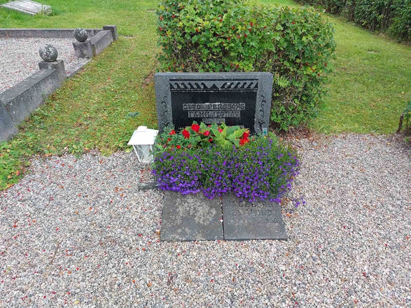 Grave number: K C    43