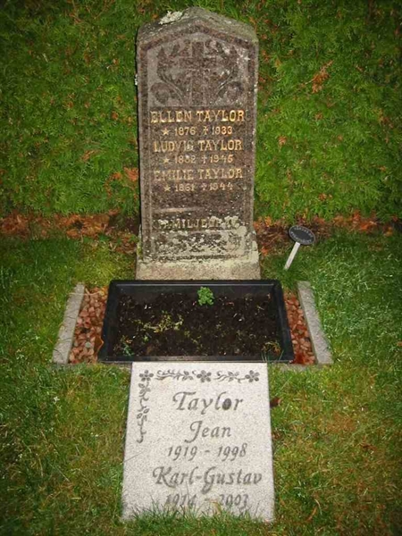 Grave number: KV E   87a-c