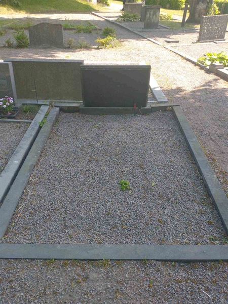 Grave number: VK F   807, 808