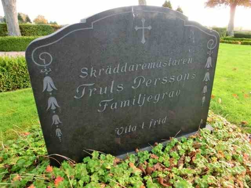 Grave number: ÖK G 5    005