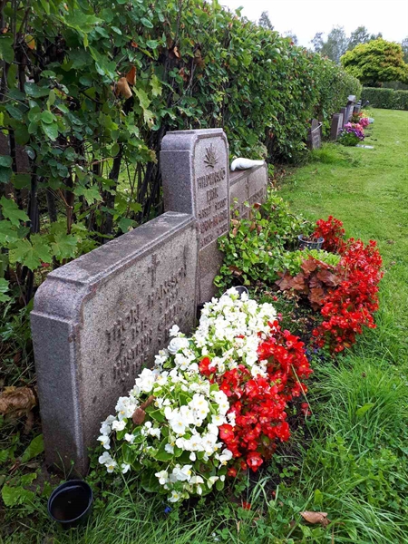 Hautatunnus: NK F A   151