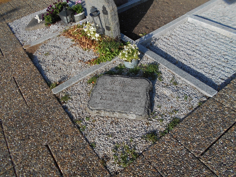 Grave number: HK D1     8