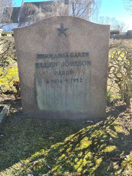 Grave number: Ä N H 137