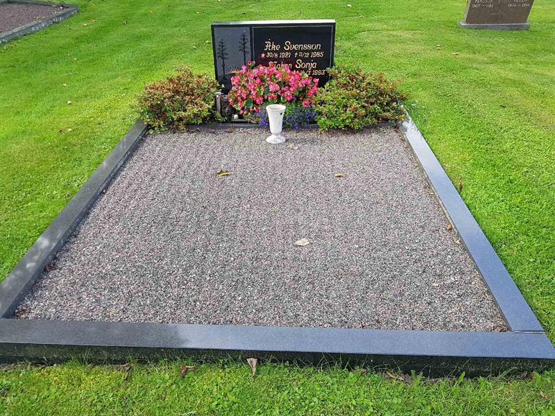 Grave number: 06 60313