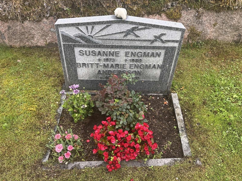 Grave number: 002 1   231