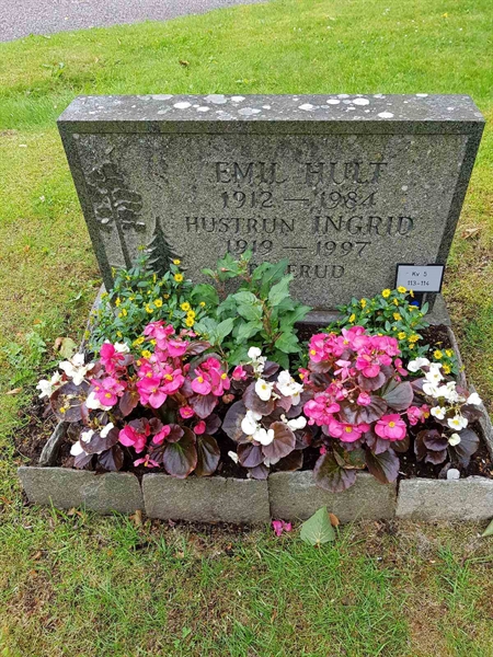 Grave number: Jä 05   113-114