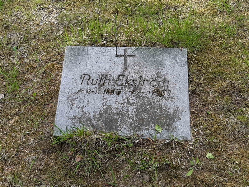 Grave number: KA 14    51