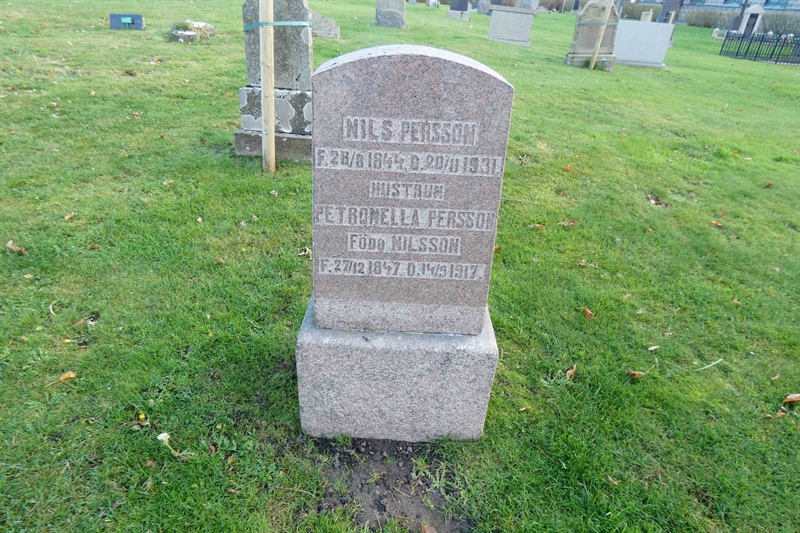 Grave number: TR 1A   303i